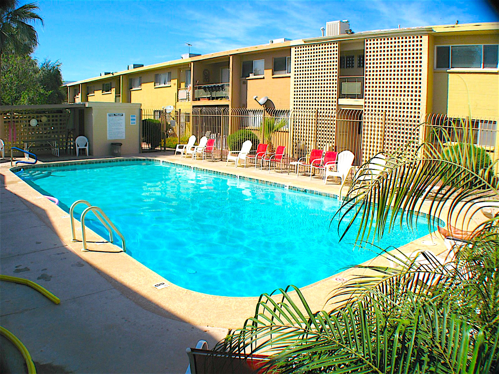 SOLD – Wow…Scottsdale Co-op living for under 60k…2 bed / 1 bath townhouse