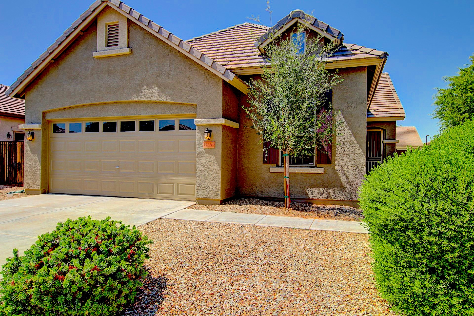 SOLD – Looking for that something special…here it is! Gorgeous Turnkey Sierra Verde Home